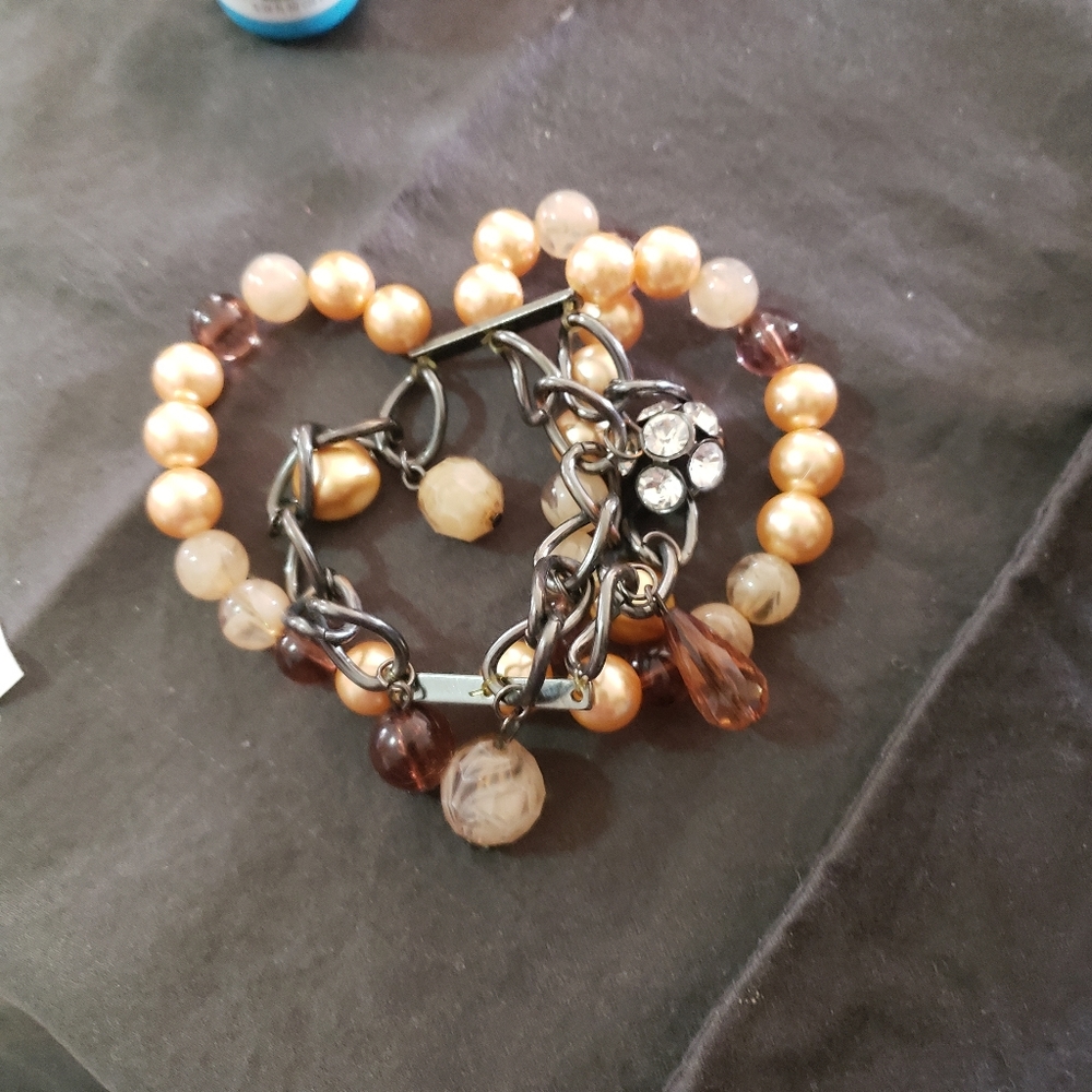 Bracelets - Picture 8 of 11